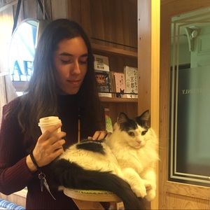 Meet your Posher, Emily